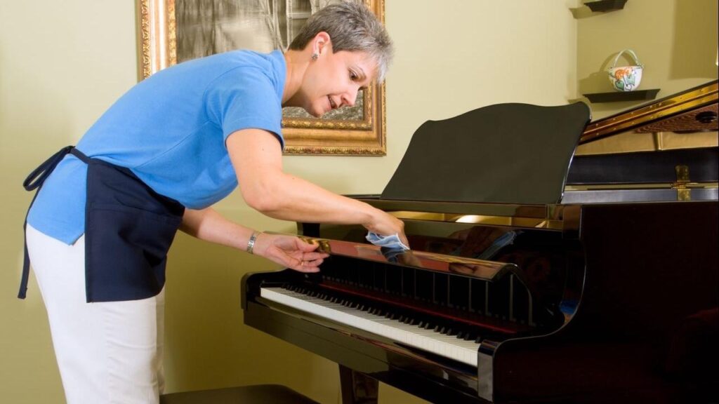 تمیزکردن پیانو آکوستیک