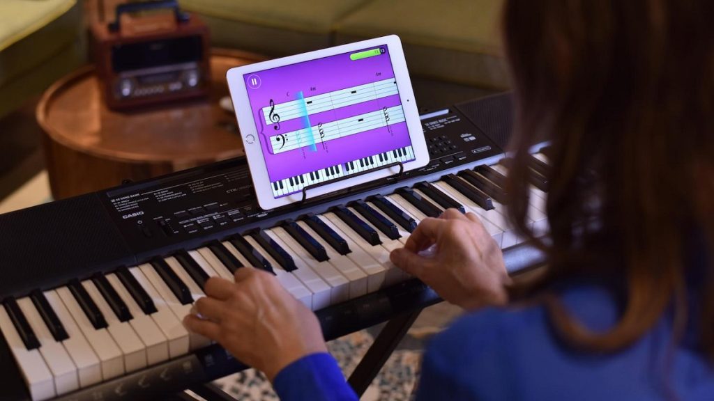 برنامه فراگیری پیانو Simply Piano
