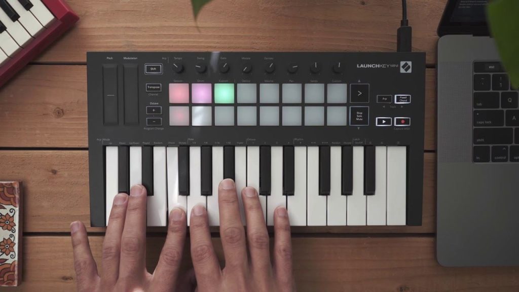 میدی کنترلر Novation Launchkey Mini MKIII