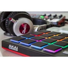 Akai MPD 226