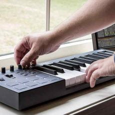 Alesis V25