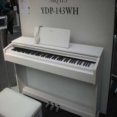 پیانو-دیجیتال-yamaha-ydp-143