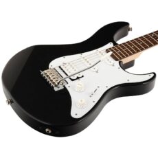 Yamaha Pacifica 012 Black