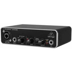 Behringer U-Phoria UMC22