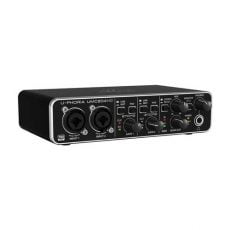 Behringer UMC204HD