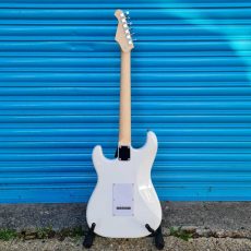 ARIA PRO II STG 003 MAPLE - WHITE