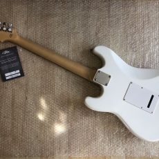 Aria PRO II STG 004 - WHITE