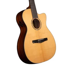 Cort Gold OC8 Nylon (With Case) - Natural