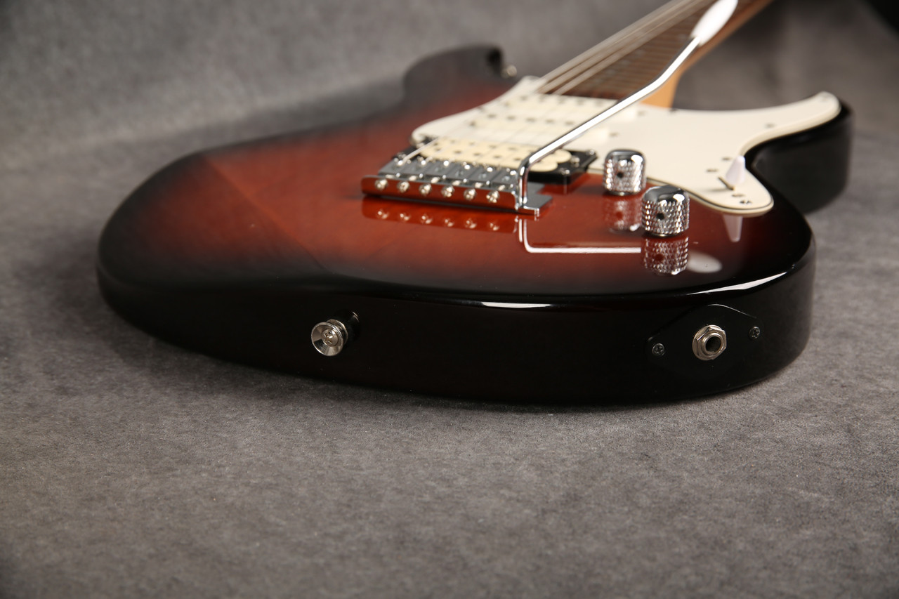 ویژگی های اصلی گیتار الکتریک یاماها Pacifica 112V – Old Violin Sunburst