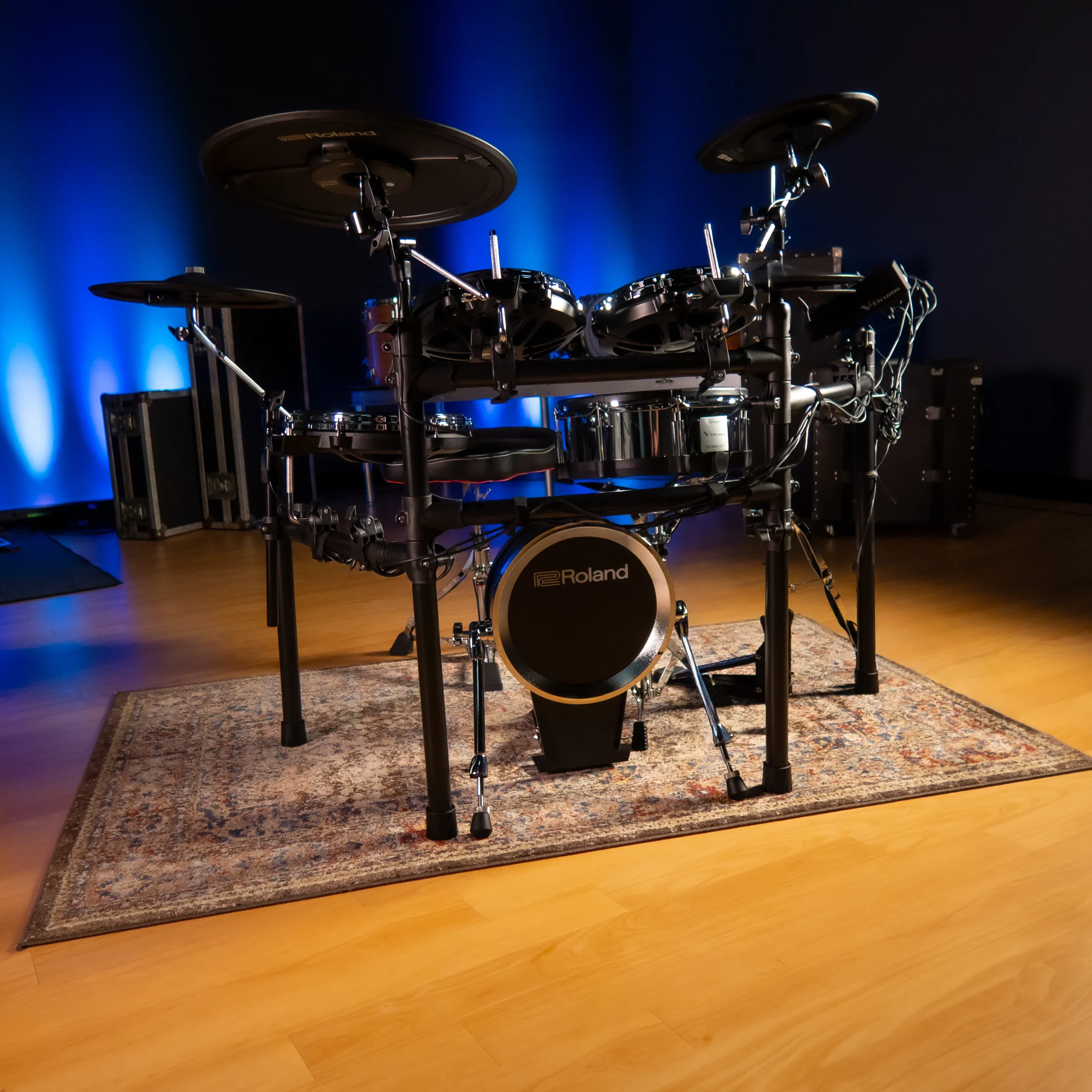 ویژگی‌های کلیدی و سخت ‌افزار