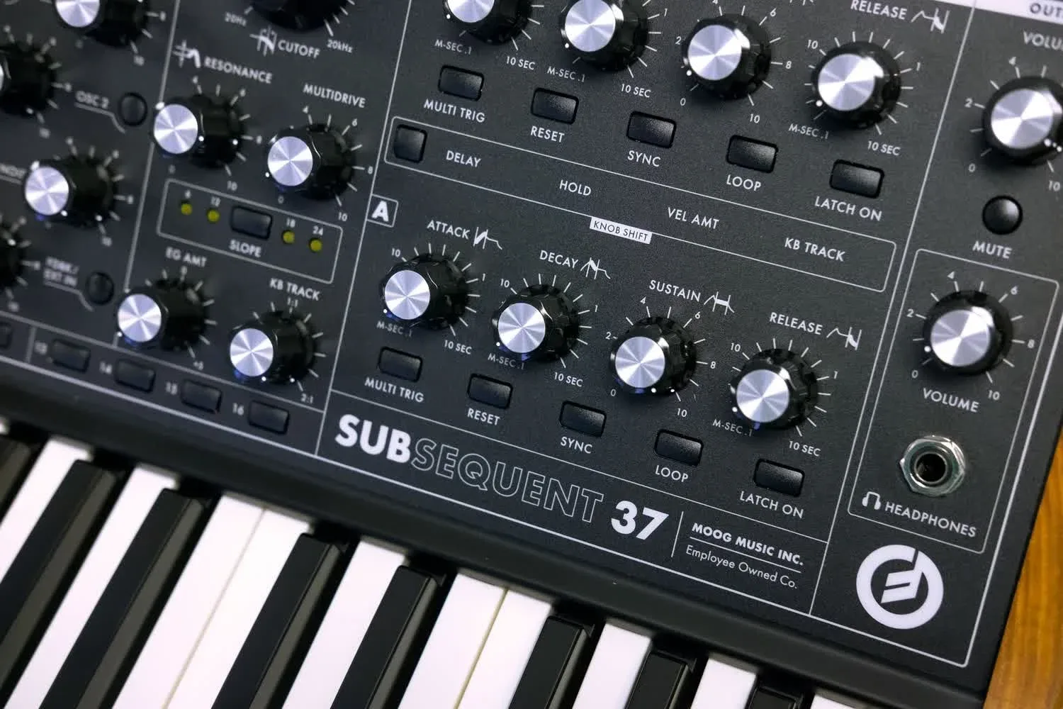 Moog Subsequent 37