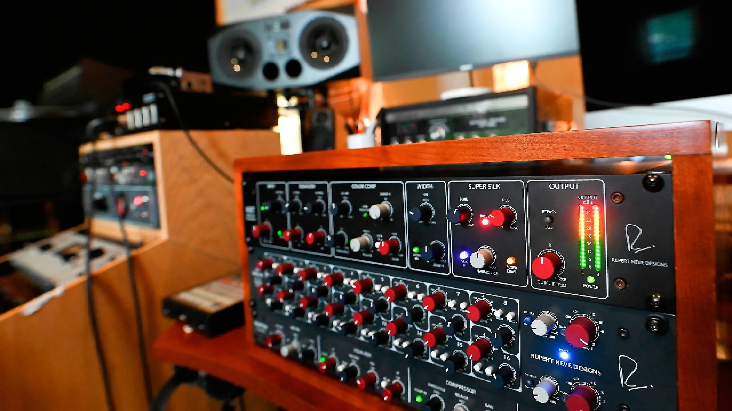 RUPERT-NEVE-DESIGNS-Master-Bus-Transformer-5